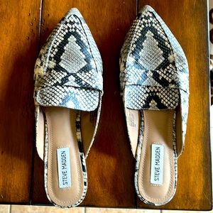Steven madden snake print slides